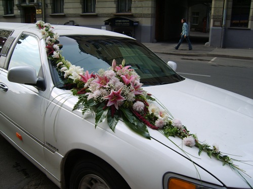 kāzu auto dekori